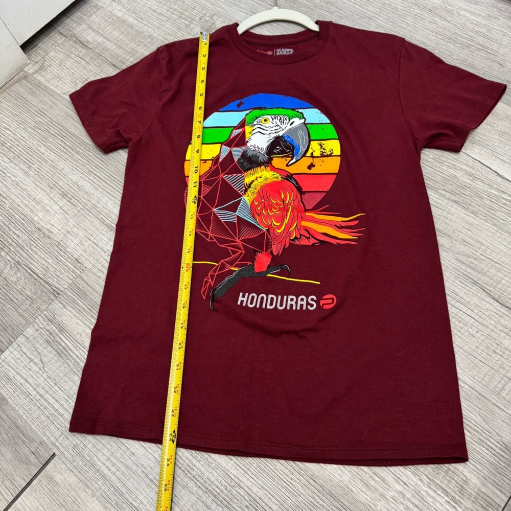 Pacer Honduras T-shirt Women’s Size S Burgundy Red Scarlet Macaw Guacamaya - Picture 7 of 9